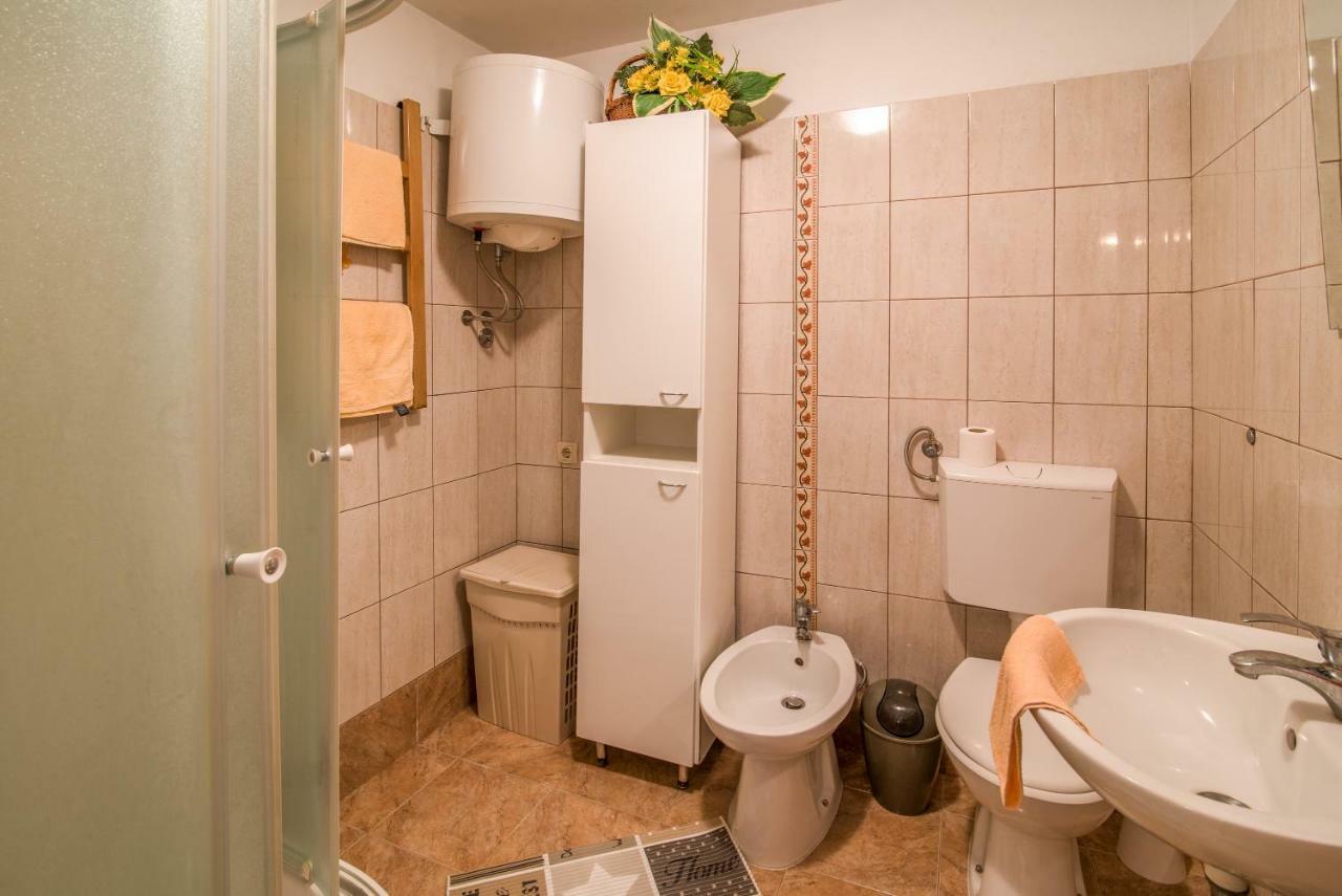 Apartmani Marija Malinska Exterior photo
